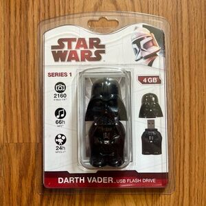 Star Wars Series 1 Darth Vader 4GB USB flash drive - NEW